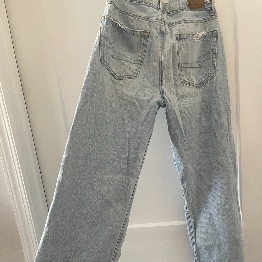 American Eagle light wash jeans
